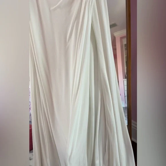 Mac Duggal Size 8 Beaded Cuff Drop Shoulder Faux Wrap White Gown. - Picture 11 of 15